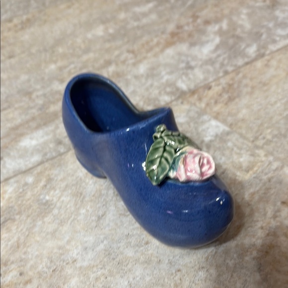 McCoy Vintage Blue Speckled Dutch Shoe/ Planter with Rose - Picture 1 of 6